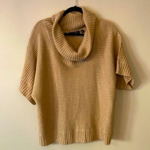Notations Woman Sweater. Metalic gold color.